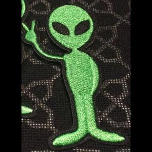 Green Alien Peace Sign Iron-on Sew-on Patch NWOT
